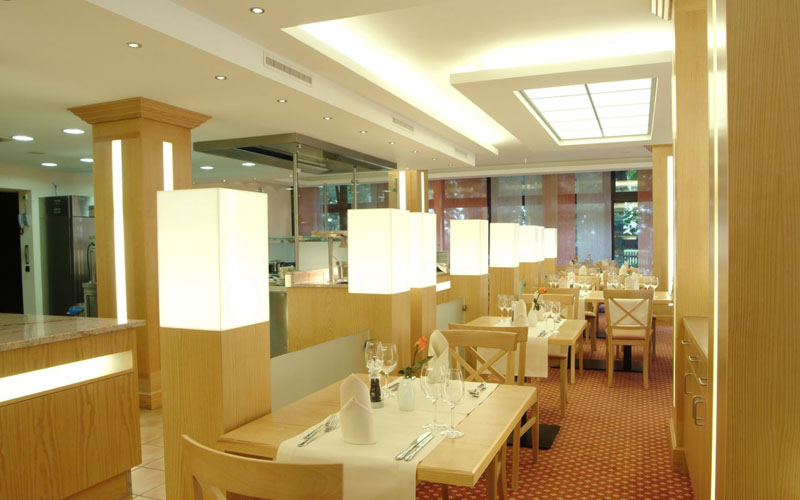 Комбинированный потолок с подсветкой